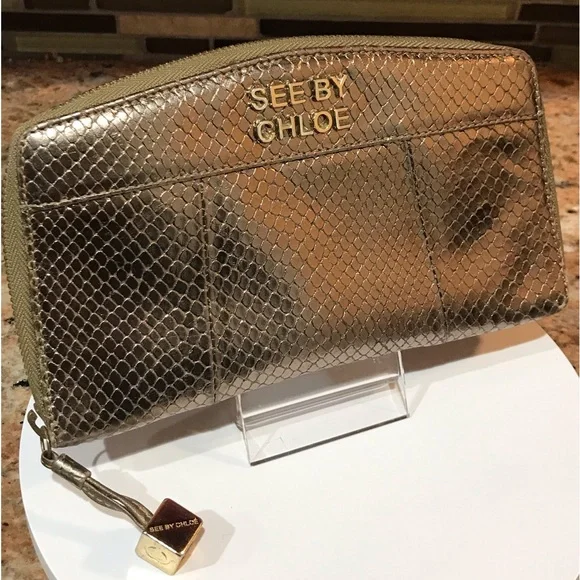 See By Chloe Metallic Leather Zip Around Wallet 🤩❤️‍🔥
